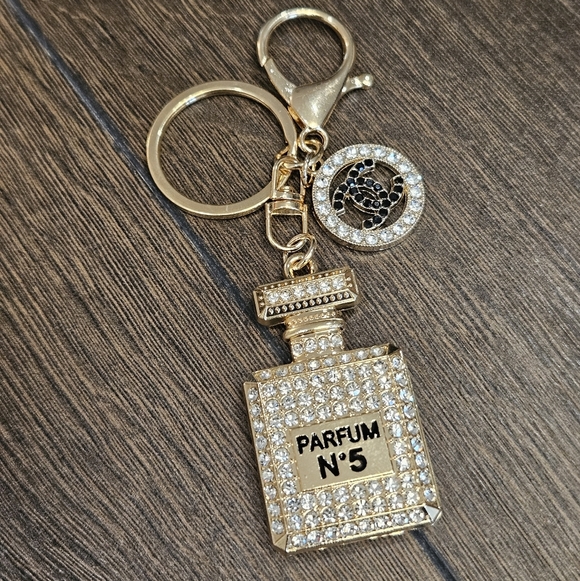 NEW Gold Parfum N°5 Bag Charm/ Keychain - Picture 1 of 6